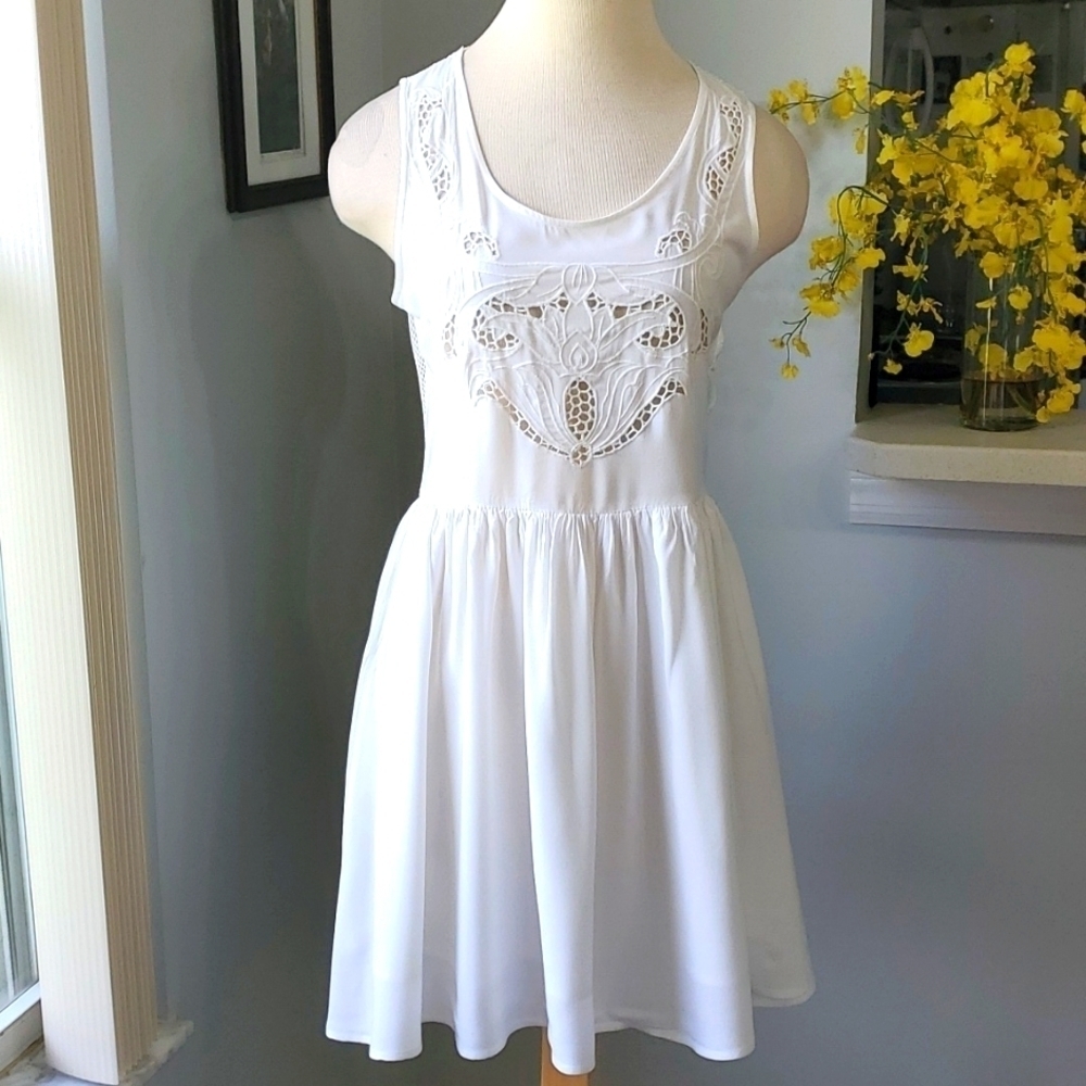 JAY JAYS, summer, beachy white dress. Size 10. Cut out front net back.‎ B…